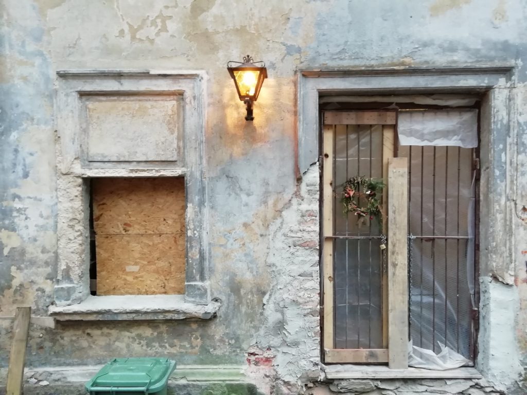 Lampa na domě