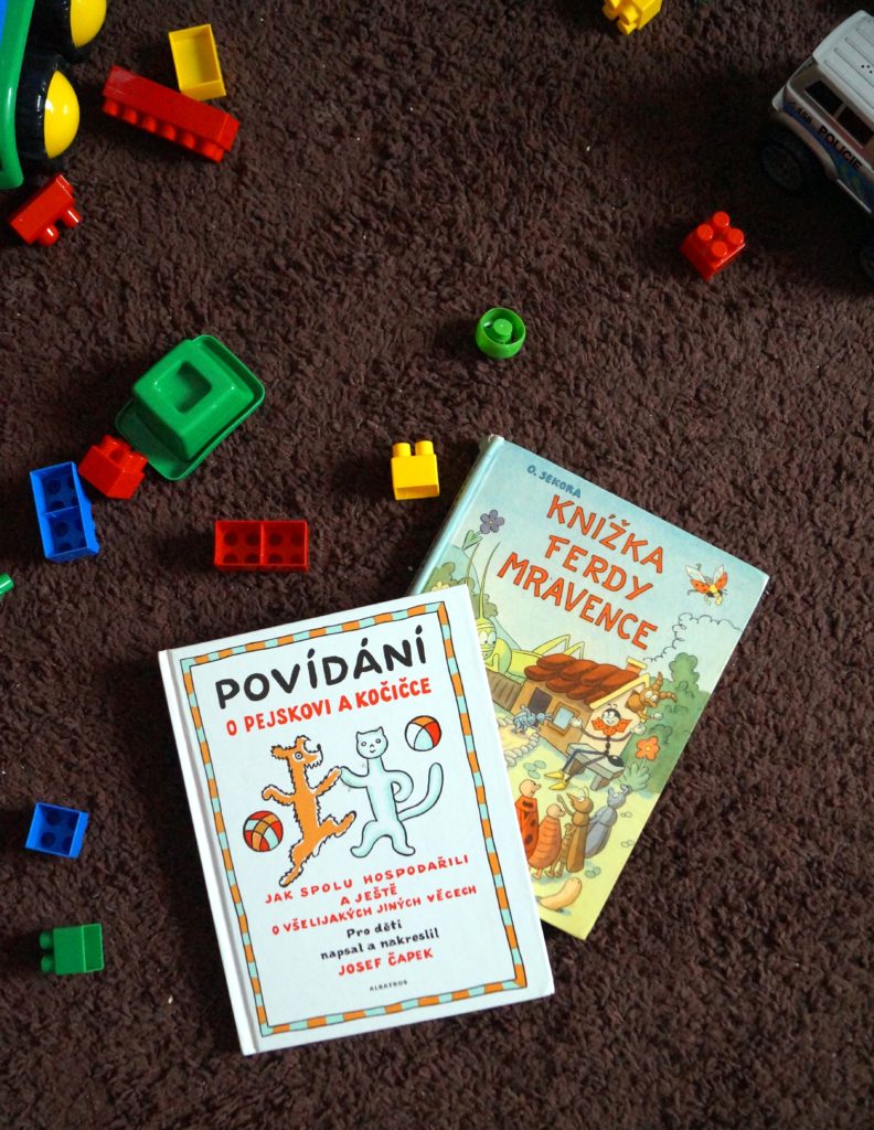 Flatlay dětské knihy